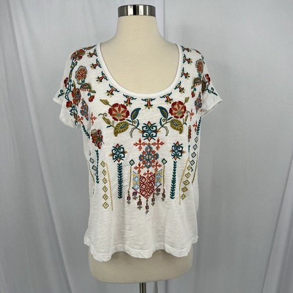 Sundance Tops - Sundance Women's M Top T Shirt White Short Sleeve Floral Embroidered Scoop Neck